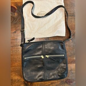 Fossil "ELISE"Pebbled Black Leather Front & Top Zip Pockets Purse  EUC